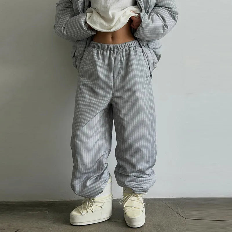 2026 Women Vertical Striped 2‑Piece Winter Outfit Detachable Hood Puffer Jacket Drawstring Baggy Snow Pants Warm Matching Sets
