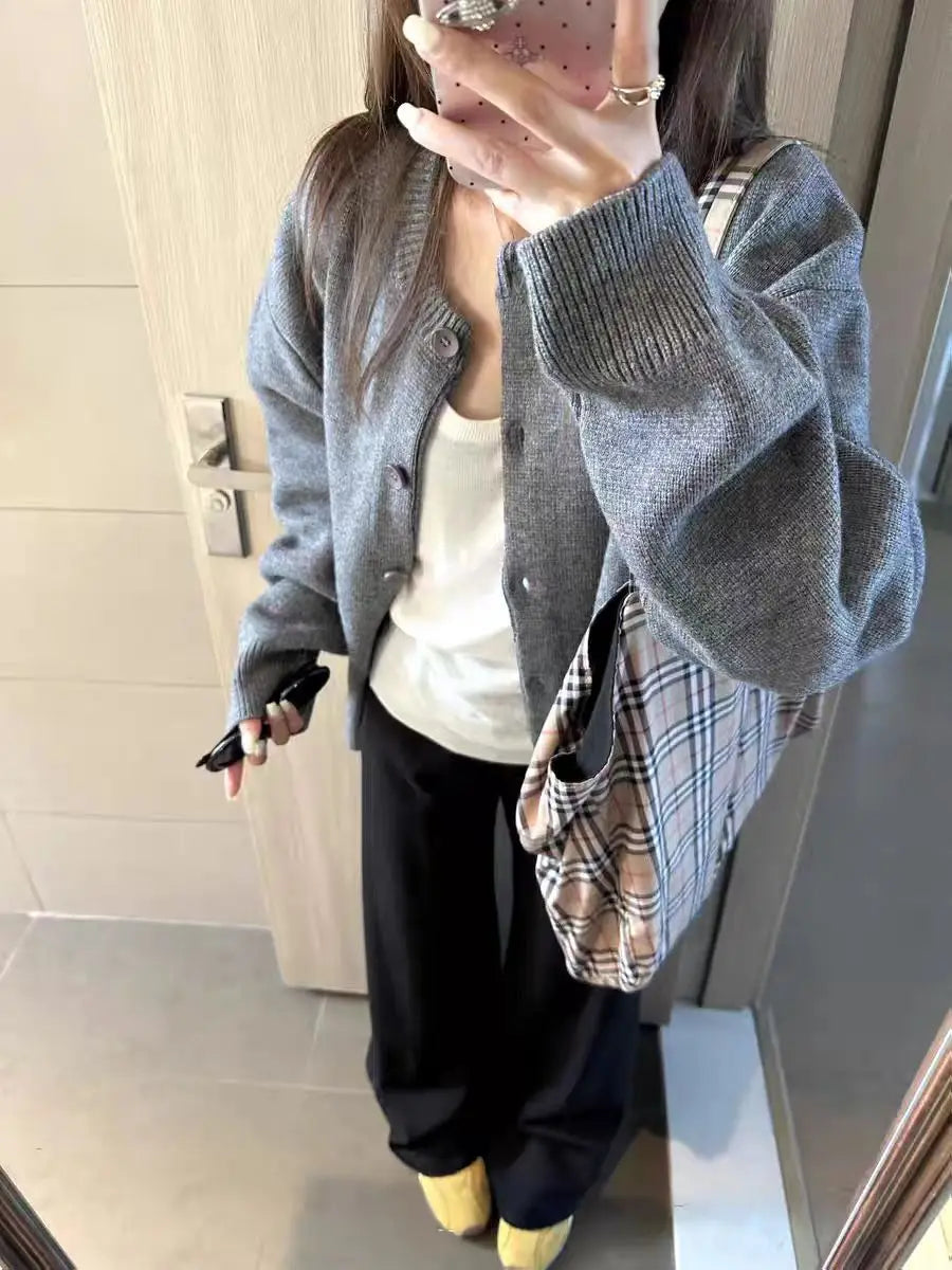 Round-neck 100 pure cashmere knitted cardigan women autumn and winter with a thick black sweater  a wool base coat