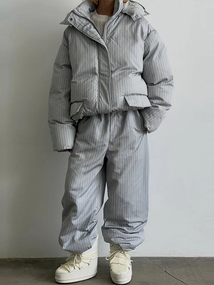 2026 Women Vertical Striped 2‑Piece Winter Outfit Detachable Hood Puffer Jacket Drawstring Baggy Snow Pants Warm Matching Sets