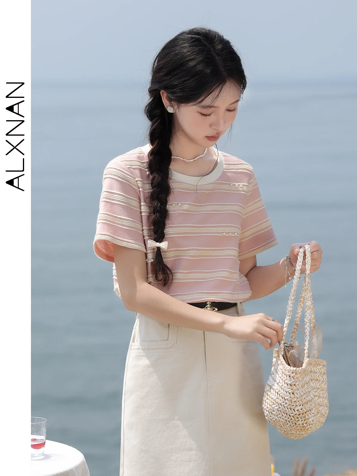 ALXNAN Plus Size Women's Pink Striped T-shirt Elegant Sweet Loose-fit Cotton T-shirt Round Neck Short Sleeve Tops L55319 D10639