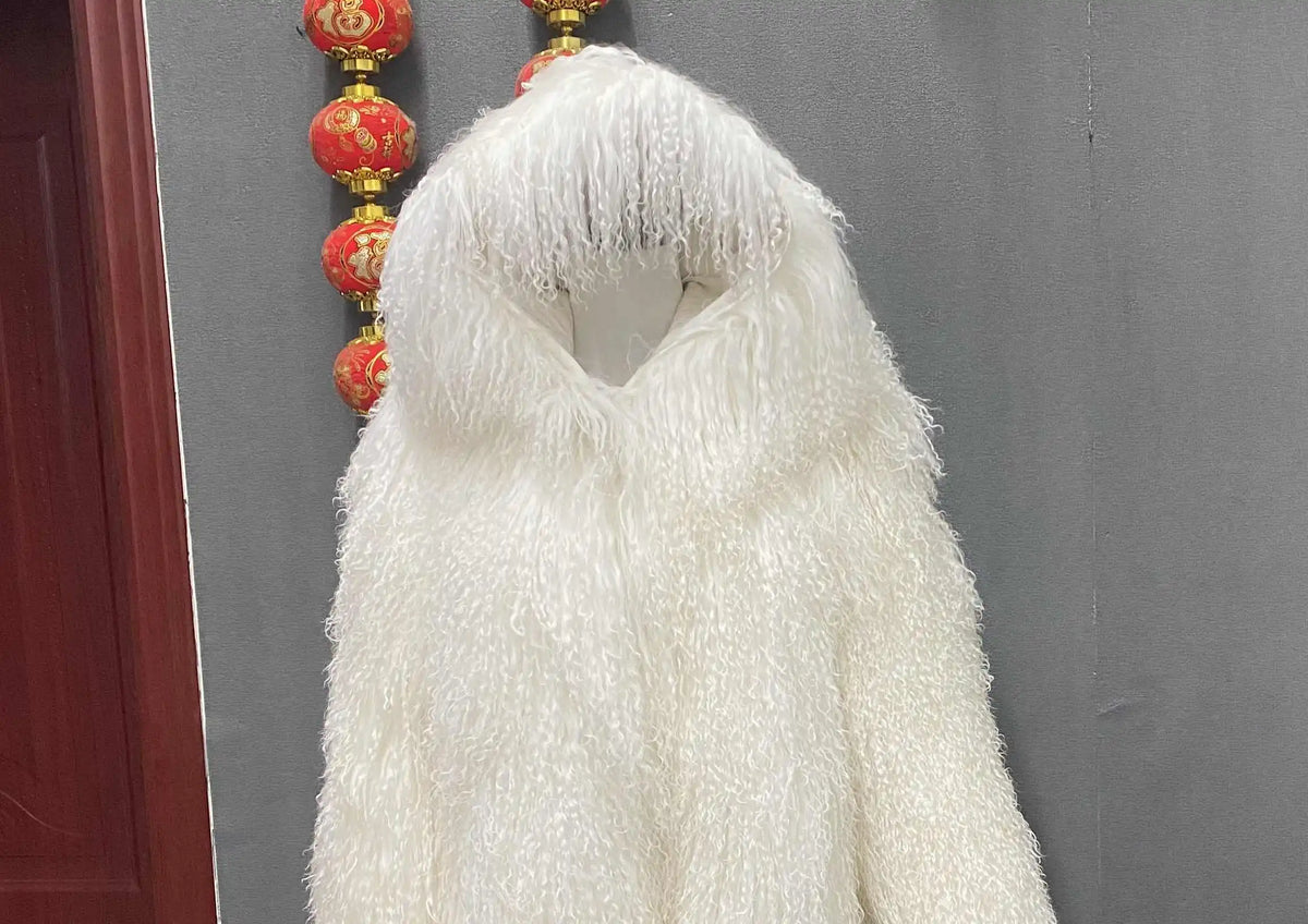 2025 Autumn Fashion Warm Short Real Mongolia Sheep Fur Jacket Women Plus Size Curly Lamb Fur Jacket Female