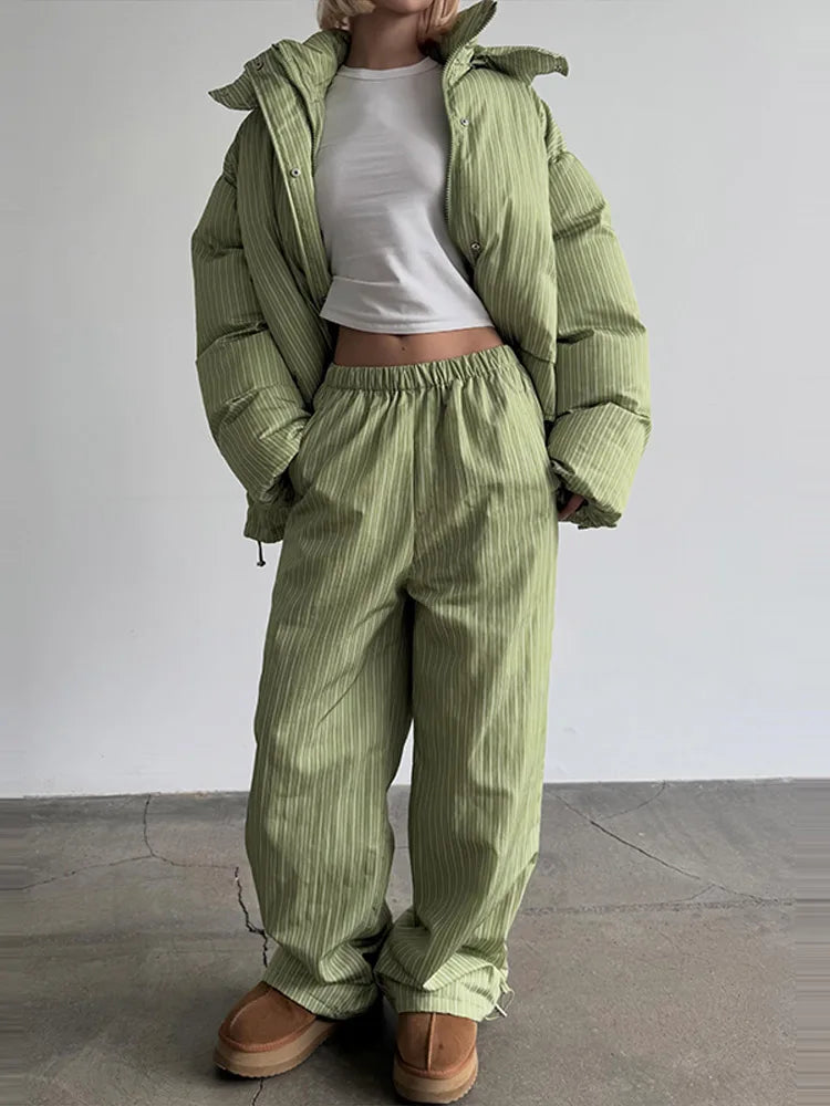 2026 Women Vertical Striped 2‑Piece Winter Outfit Detachable Hood Puffer Jacket Drawstring Baggy Snow Pants Warm Matching Sets